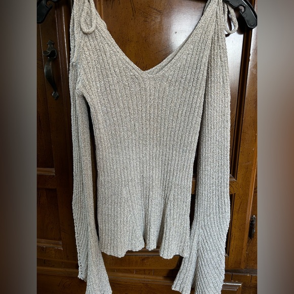 Endless Rose Cold Shoulder Sweater - Picture 5 of 6